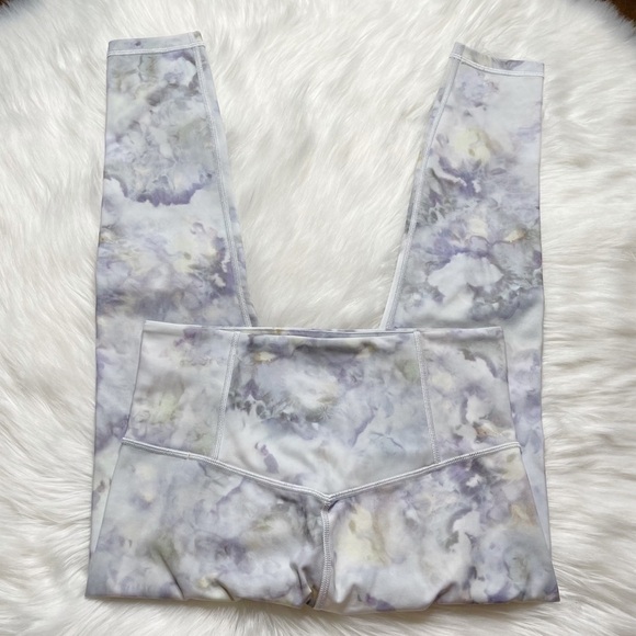 Athleta Elation Snow Tie Dye 7/8 Tight Leggings - Picture 1 of 6